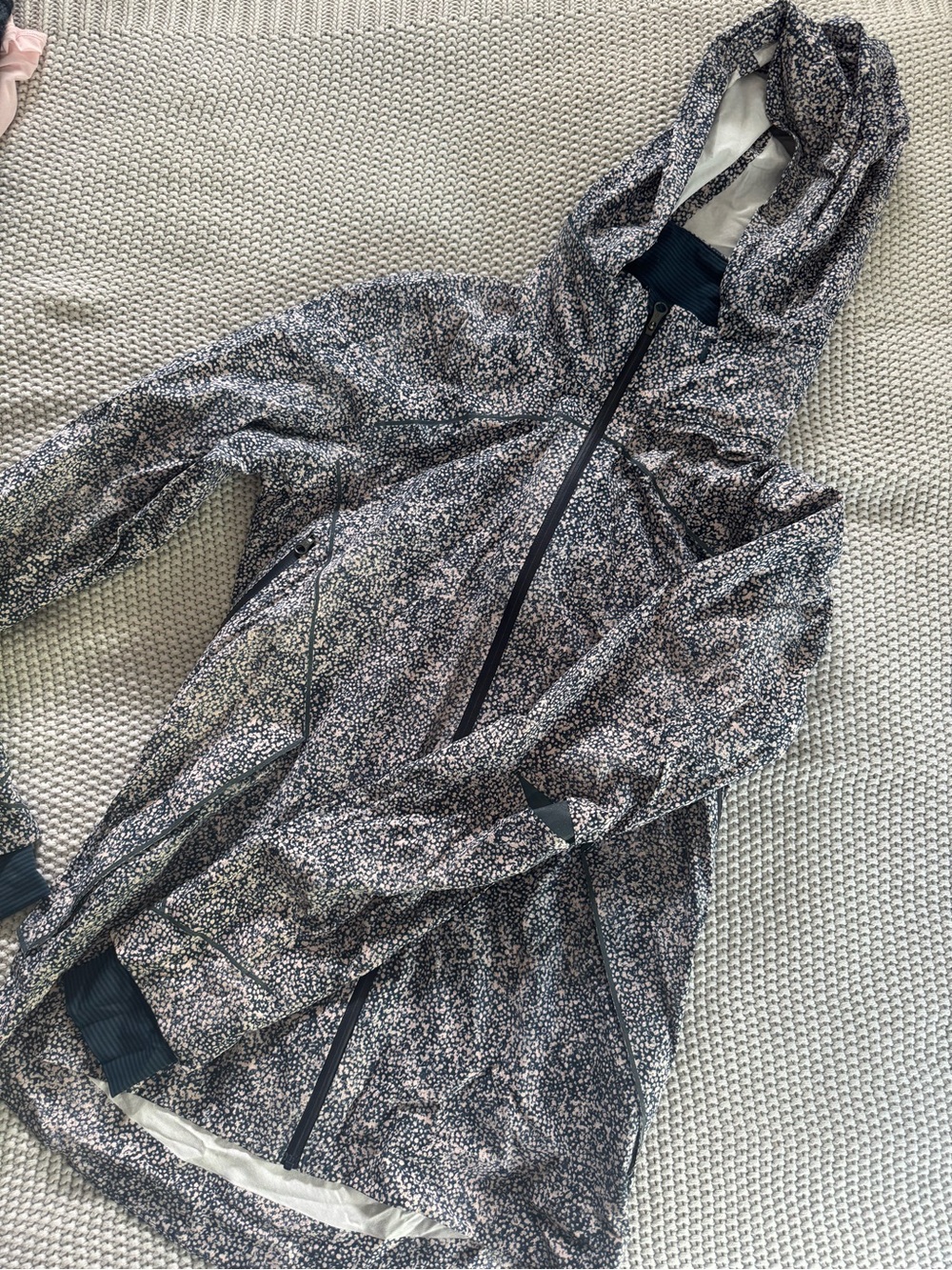 lululemon athletica Printed Hooded Windbreaker Jacket - Navy & Pink